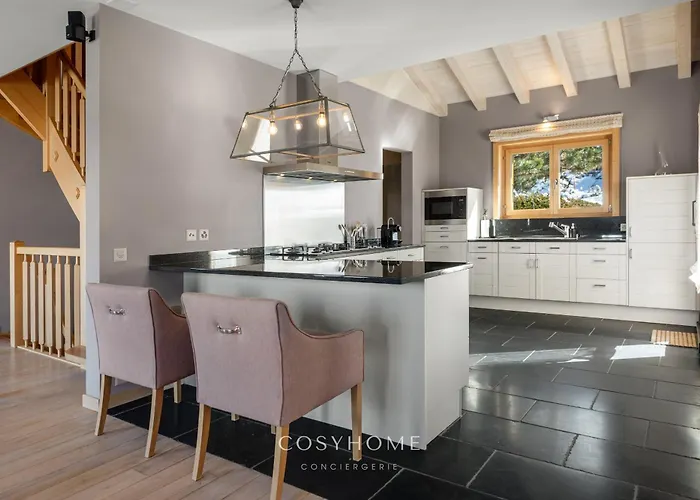 Chalet Le Marmotte - Family - By Cosyhome *